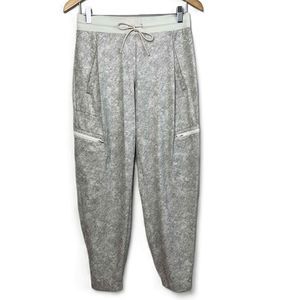 Athleta Size 4 Venture Printed Viper Gray Tapered Drawstring  Lightweight Jogger